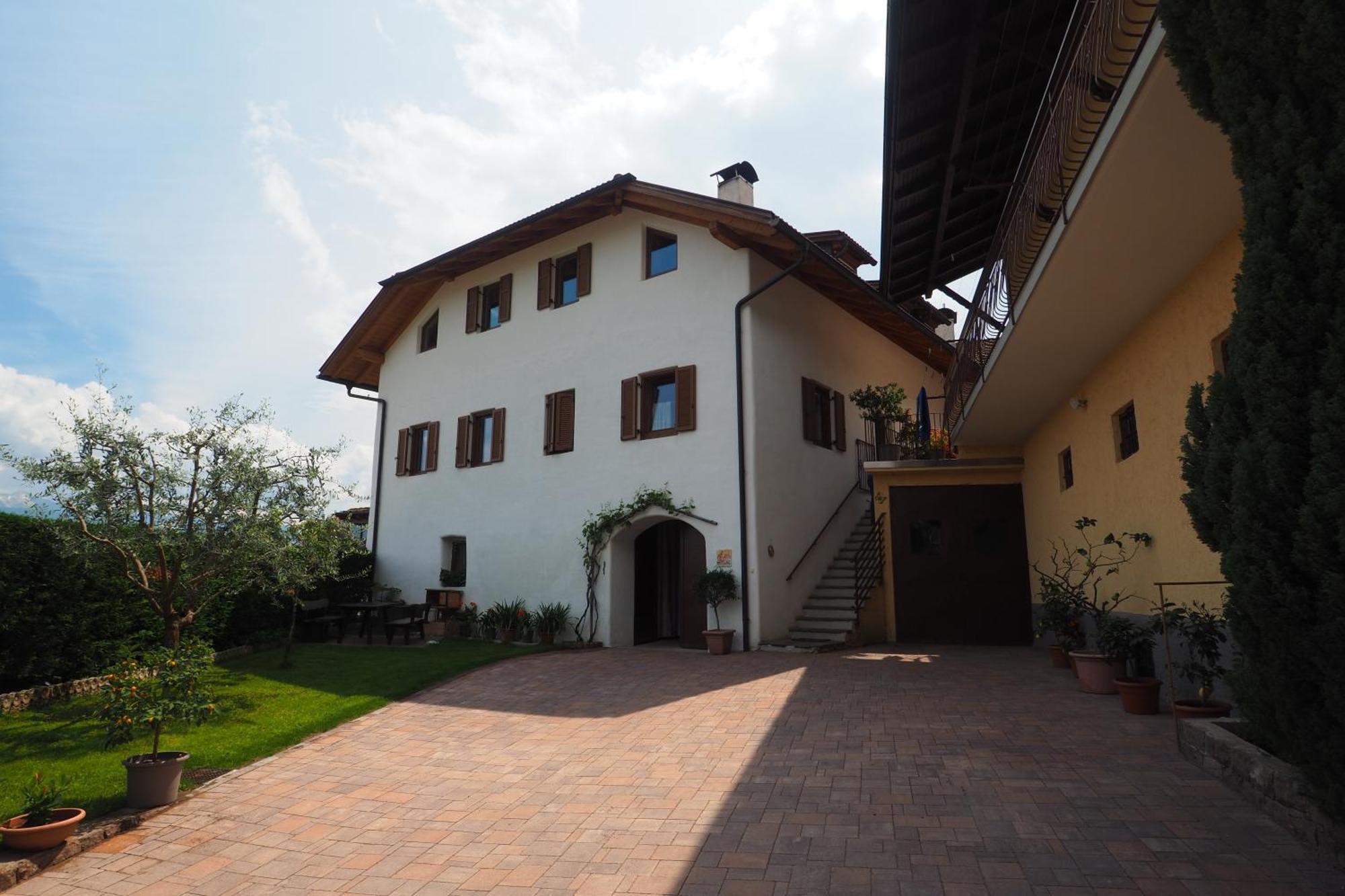 Ferienwohnungen Luggin Caldaro Exterior photo
